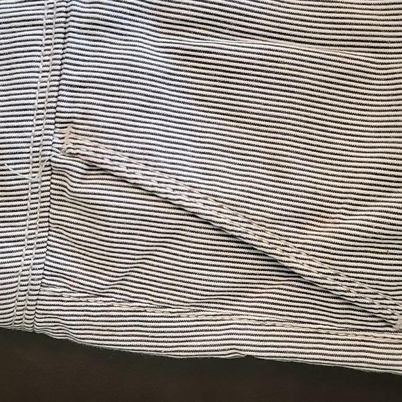 Pin stripe cutie shorts - Picture 2 of 6